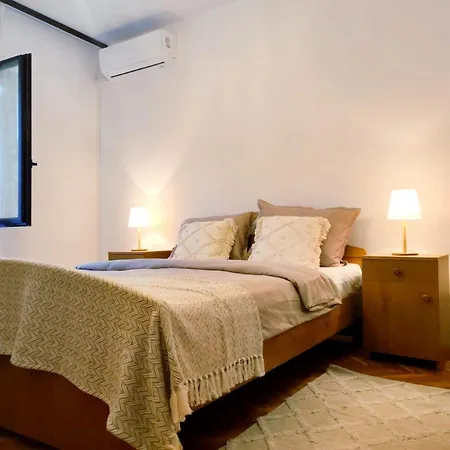 Olive Ii Apartment