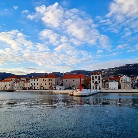 Olive Ii Kaštela